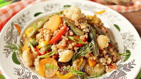 гречка с овощами на сковороде