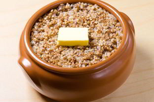 Гречка в горшочках со свининой и с грибами