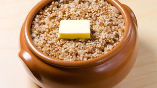 Гречка в горшочках со свининой и с грибами