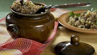 Гречневая каша с грибами и сельдереем