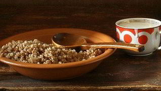 Гречневая каша с имбирным молоком и корицей