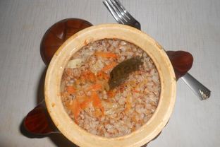Гречневая каша в горшочке в духовке с мясом