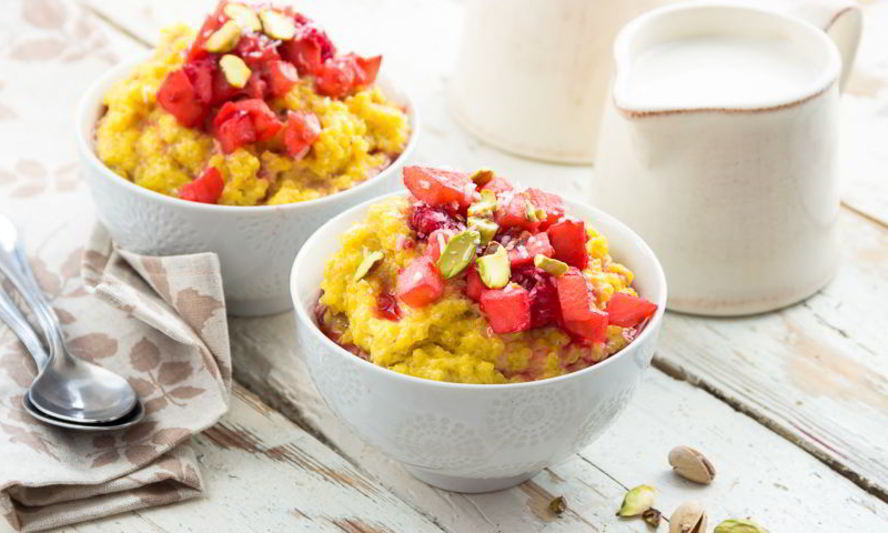 Рецепт каша из киноа на кокосовых сливках с ягодами