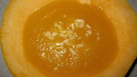 каша из тыквы в тыквенном горшочке с грецкими орехами