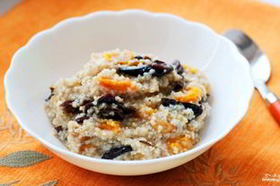 Каша с орехами и сухофруктами