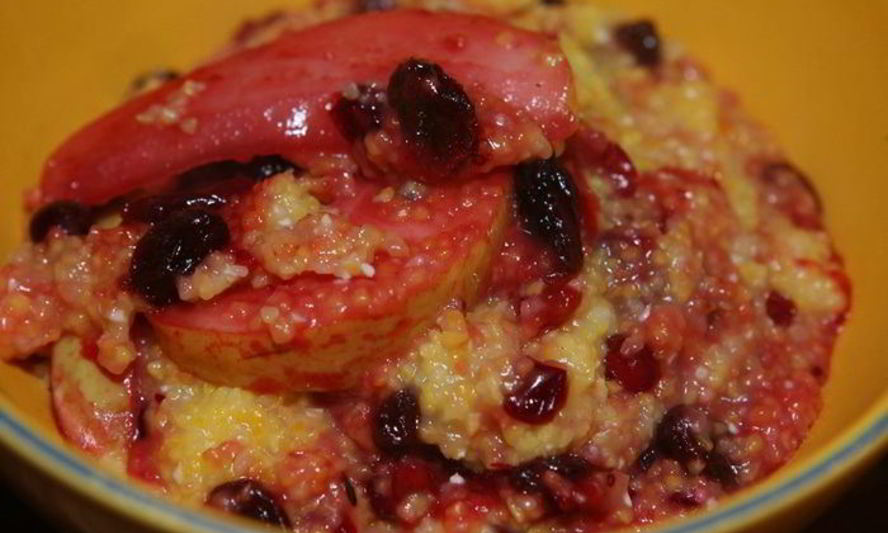 Рецепт кукурузная каша с грушей, изюмом и клюквой