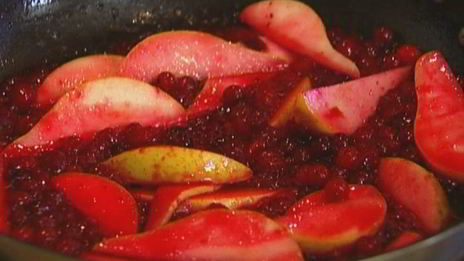 кукурузная каша с грушей, изюмом и клюквой