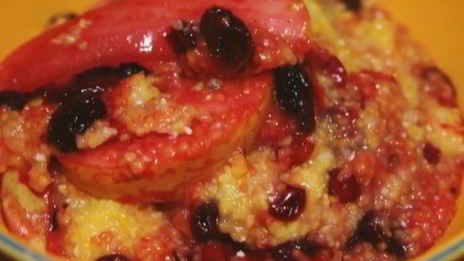 кукурузная каша с грушей, изюмом и клюквой