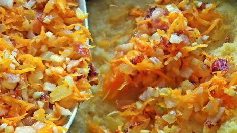 полента с беконом и овощами