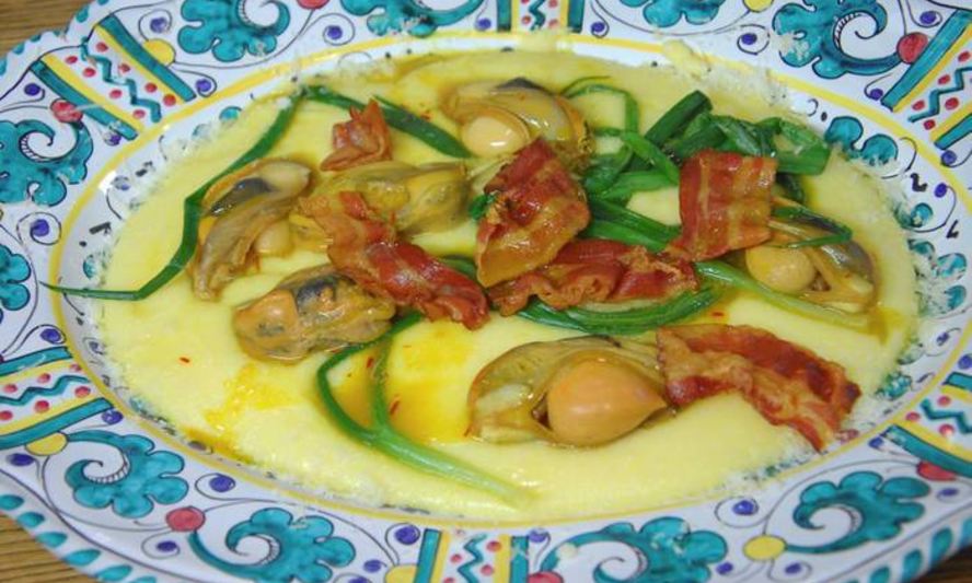 Рецепт полента с мидиями и беконом