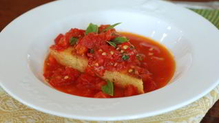 Полента с помидорами