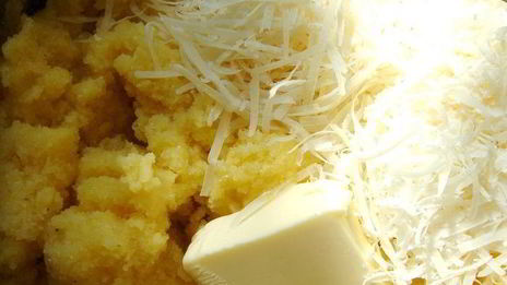 полента с сезонными овощами и беконом