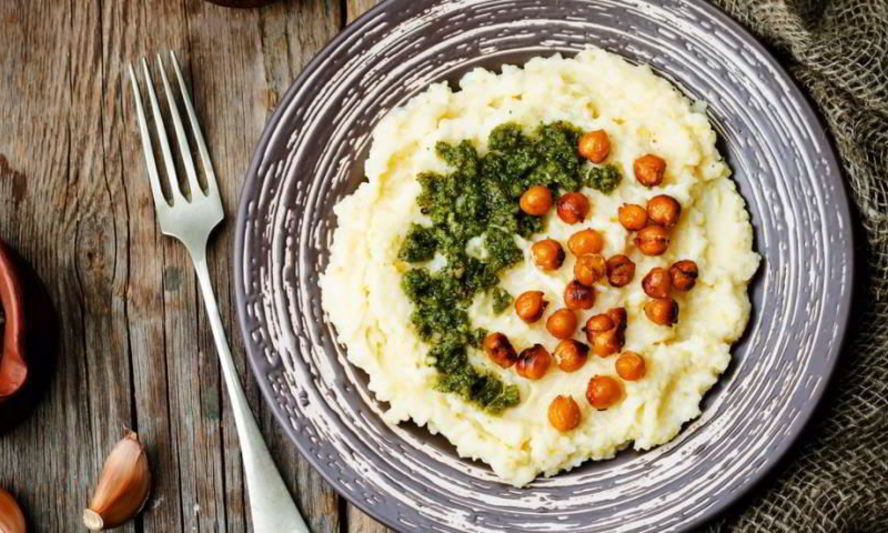 Рецепт полента с сыром, песто и нутом