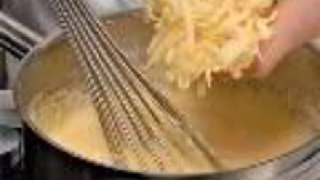 полента с сыром, песто и нутом