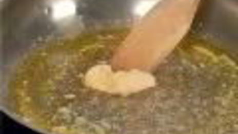 полента с сыром, песто и нутом