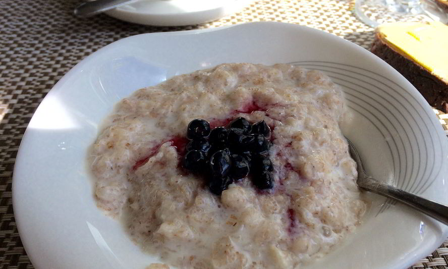 Рецепт овсяная каша с черникой и апельсиновой цедрой