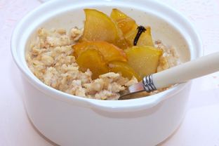 Овсяная каша с карамельными яблоками