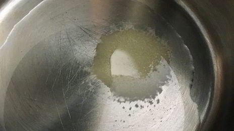 овсяная каша с мясным соусом и красным вином