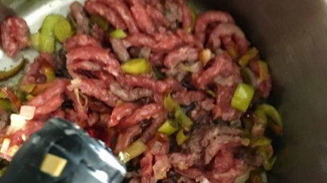 овсяная каша с мясным соусом и красным вином