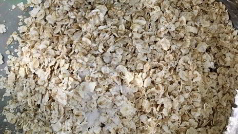 овсяная каша с мясным соусом и красным вином