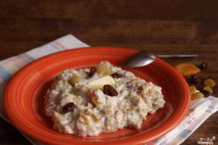 Овсяная каша с сухофруктами