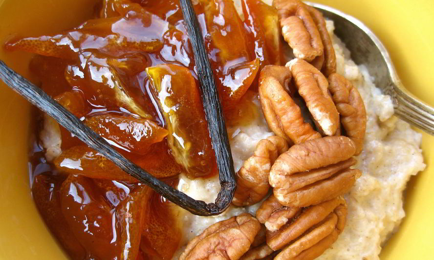 Рецепт овсяная каша с ванилью, кумкватом и пеканом