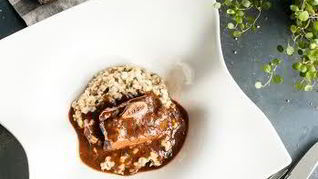 Овсянка с копчеными говяжьими ребрами