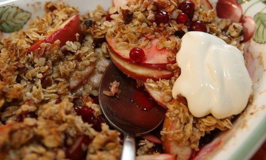 Рецепт овсянка с яблоками, клюквой и орехами пекан