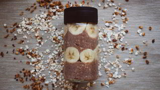 Овсянка в банке