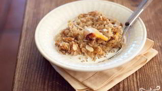 Запеченная овсянка с фруктами и орехами