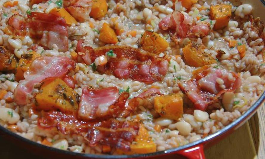 Рецепт перловая каша с фасолью, тыквой и беконом