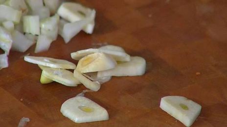 перловая каша с фасолью, тыквой и беконом