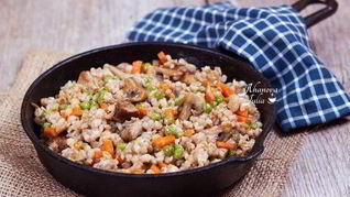 Перловая каша с мясом, грибами и овощами