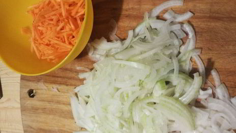 перловая каша с тушеной говядиной и конкассе из томатов