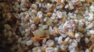 Перловка с тушенкой
