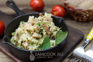 Пшеничная каша с грибами и жареным луком