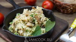 Пшеничная каша с грибами и жареным луком