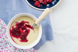 Пшенная каша с малиновым муссом