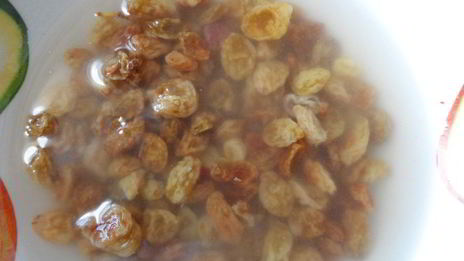 пшенная каша с медом и изюмом