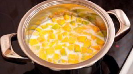 пшенная каша с тыквой в горшочке