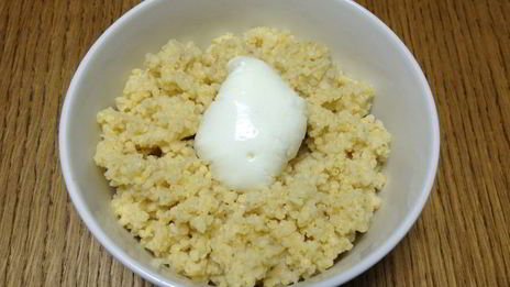 пшенная каша с яйцом-пашот