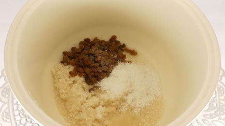 молочная рисовая каша с изюмом и кокосовой стружкой в мультиварке