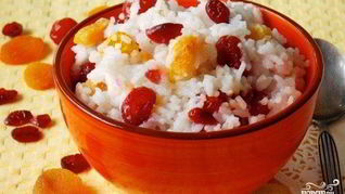 Рисовая каша с сухофруктами