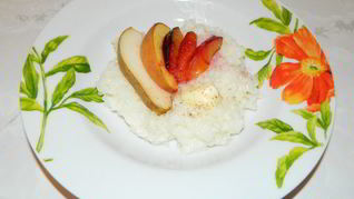 Рисовая каша с запеченными фруктами