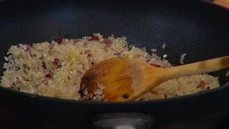 рисовая каша со сморчками и зеленым горошком