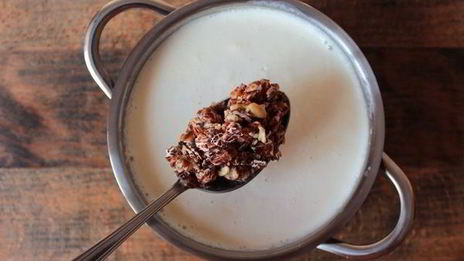 сливочная каша с корицей и хрустящими отрубями