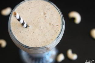 Банановый коктейль с мороженым