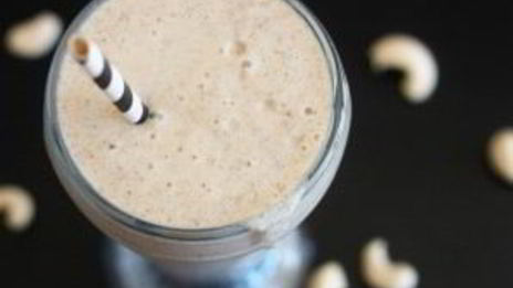 банановый коктейль с мороженым