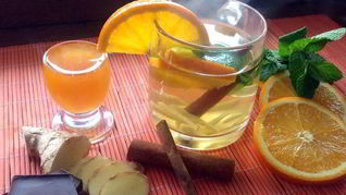 Чай с имбирем, апельсином, мятой, медом и корицей