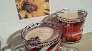 Чай с молоком и специями